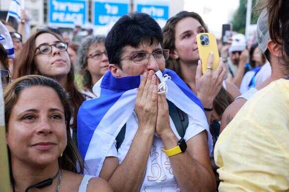 התרגשות בכיכר החטופים | AFP