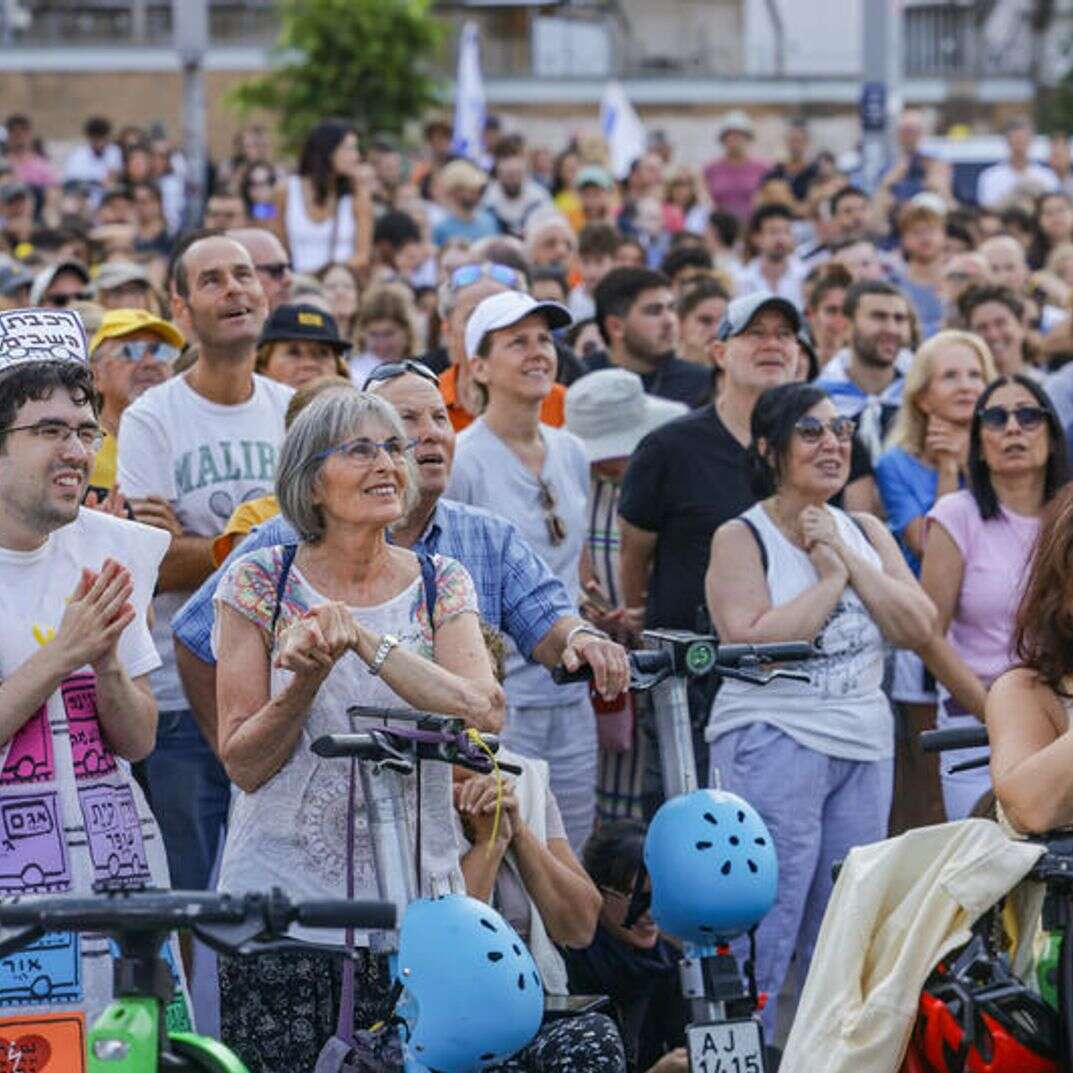 התרגשות בכיכר החטופים | מרים אלסטר, פלאש 90