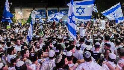 הקפות שניות בכיכר החטופים, השבוע בתל־אביב | אבשלום ששוני, פלאש 90 הקפות שניות בכיכר החטופים, השבוע בתל־אביב | אבשלום ששוני, פלאש 90