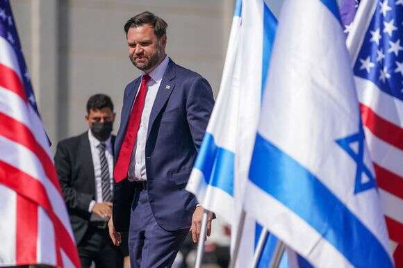 סגן נשיא ארה"ב ואנס נוחת בישראל | AFP סגן נשיא ארה"ב ואנס נוחת בישראל | AFP