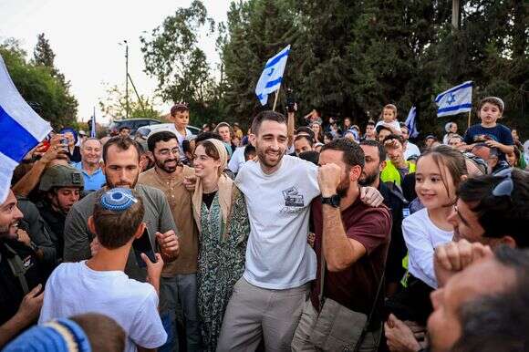החגיגות בשילה לכבוד חזרת אבינתן אור | נעמה שטרן החגיגות בשילה לכבוד חזרת אבינתן אור | נעמה שטרן