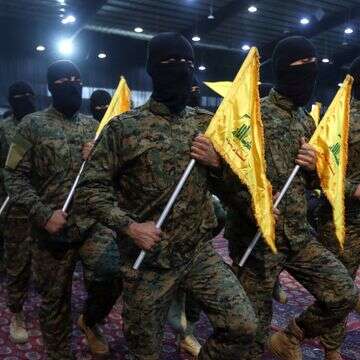 פעילי חיזבאללה בציון יום השנה למות נסראללה | EPA