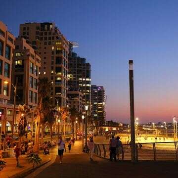 תל אביב בלילה | שאטרסטוק תל אביב בלילה | שאטרסטוק