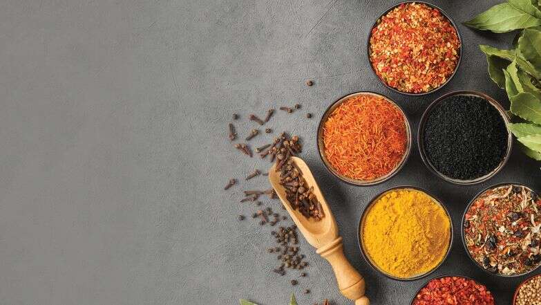 סגולות התבלינים | שאטרסטוק סגולות התבלינים | שאטרסטוק