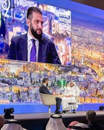 נשיא סוריה, אל-ג'ולאני,
 בכנס בריאד, היום | Rania SANJAR / AFP נשיא סוריה, אל-ג'ולאני,
 בכנס בריאד, היום | Rania SANJAR / AFP