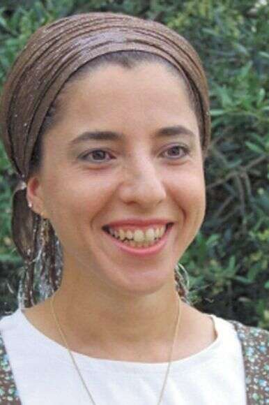 היה לה קשה לשמוע, אבל הבינה. דפנה מאיר הי"ד | באדיבות המשפחה היה לה קשה לשמוע, אבל הבינה. דפנה מאיר הי"ד | באדיבות המשפחה