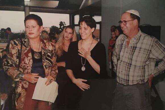 עם הוריה בברית של בנה ליאור, 1995 | באדיבות המרואיינת