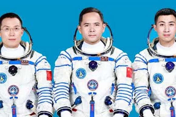 האסטרונאוטים הסינים | צילום מסך מיוטיוב