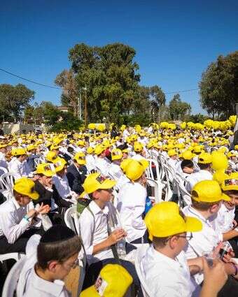 ילדי מוסדות "עטרת שלמה" במחאה על מעצר חרדים מול כלא 10, השבוע | דניאל נפוסי ילדי מוסדות "עטרת שלמה" במחאה על מעצר חרדים מול כלא 10, השבוע | דניאל נפוסי