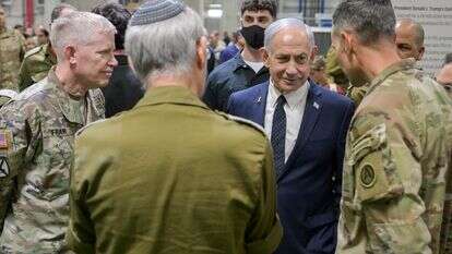 רה"מ נתניהו במפקדה האמריקנית בקריית גת | מעיין טואף, לע"מ רה"מ נתניהו במפקדה האמריקנית בקריית גת | מעיין טואף, לע"מ