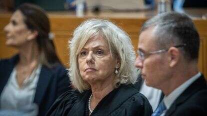 לוין ובהרב־מיארה בטקס הפרידה מהשופט עוזי פוגלמן, אוקטובר 2024 | אורן בן־חקון - פלאש 90יריב לוין
שר המשפטים
פרידה
עוזי פוגלמן
עליון
שופט
טקס
פרישה
בית
משפט
עליון לוין ובהרב־מיארה בטקס הפרידה מהשופט עוזי פוגלמן, אוקטובר 2024 | אורן בן־חקון - פלאש 90יריב לוין
שר המשפטים
פרידה
עוזי פוגלמן
עליון
שופט
טקס
פרישה
בית
משפט
עליון