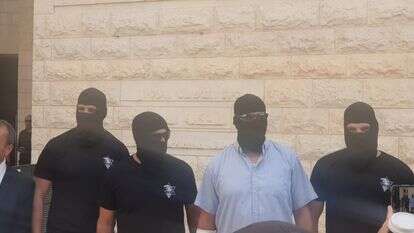 לוחמי כוח 100 בפתח בית המשפט העליון | ללא קרדיט לוחמי כוח 100 בפתח בית המשפט העליון | ללא קרדיט