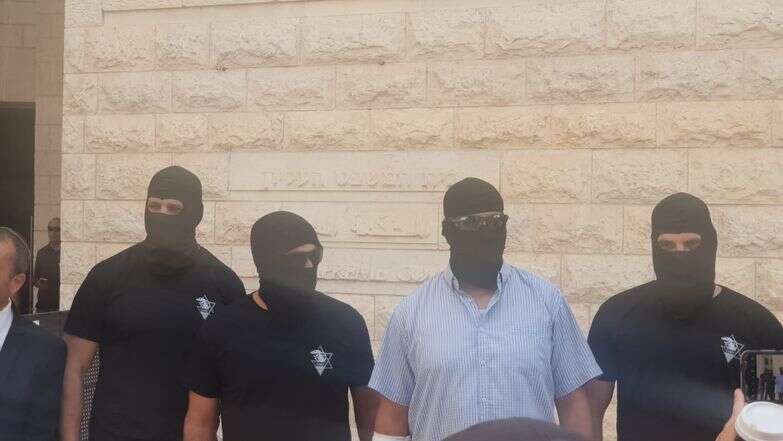 לוחמי כוח 100 בפתח בית המשפט העליון | ללא קרדיט לוחמי כוח 100 בפתח בית המשפט העליון | ללא קרדיט