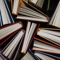 קריאת ספר | שאטרסטוק