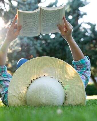 קריאת ספר | שאטרסטוק קריאת ספר | שאטרסטוק