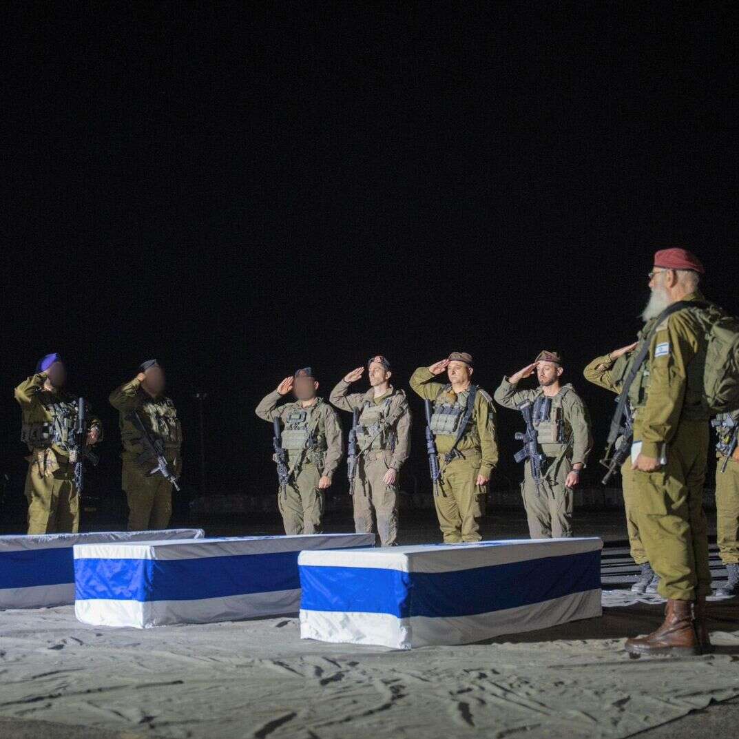מעמד קבלת ארונות החטופים החללים, אמש | דובר צה"ל