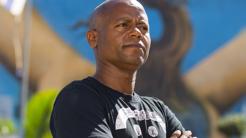 מולוגטה לא היסס לרגע עמוד הבית | לירון מולדובן