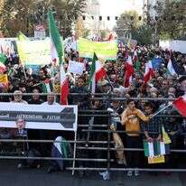 האיראנים מציינים את יום ההסתערות על שגרירות ארה"ב | EPA/ABEDIN TAHERKENAREH