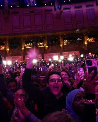 חוגגים את ניצחון זוהראן ממדאני בבחירות לראשות עיריית ניו יורק | Michael M. Santiago / GETTY IMAGES חוגגים את ניצחון זוהראן ממדאני בבחירות לראשות עיריית ניו יורק | Michael M. Santiago / GETTY IMAGES