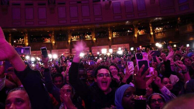 חוגגים את ניצחון זוהראן ממדאני בבחירות לראשות עיריית ניו יורק | Michael M. Santiago / GETTY IMAGES חוגגים את ניצחון זוהראן ממדאני בבחירות לראשות עיריית ניו יורק | Michael M. Santiago / GETTY IMAGES