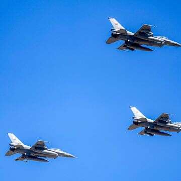 מטוסי F-16 של חיל האוויר העיראקי בשמי בגדד. אוקטובר 25' | AFP