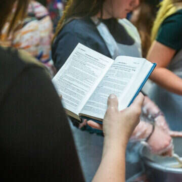 מעמד הפרשת חלה במסגרת אירועי "השבת עולמית" בדרום אפריקה, 2023 | ארגון השבת העולמית מעמד הפרשת חלה במסגרת אירועי "השבת עולמית" בדרום אפריקה, 2023 | ארגון השבת העולמית