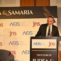 מייקל בורקו | מאיר אליפור