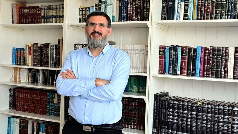 הרב אשר סבג | יוסי זליגר