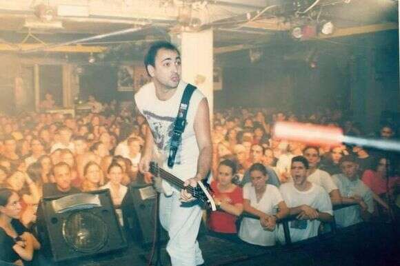 מי אני בלי הלהקה. בללי בתחילת הדרך עם נקמת הטרקטור | קוקו