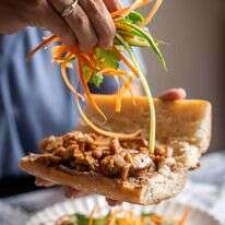 כריך וייטנאמי | גיא אשכנזי, Agency Karela