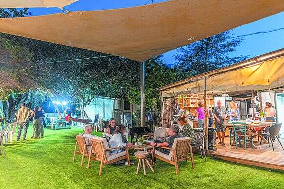 הצוות הטיפולי מקבל גם הוא ליווי ותמיכה נוכח הסכנה 
של טראומה משנית. מרחב הטיפול בסתריה | יוסי אלוני