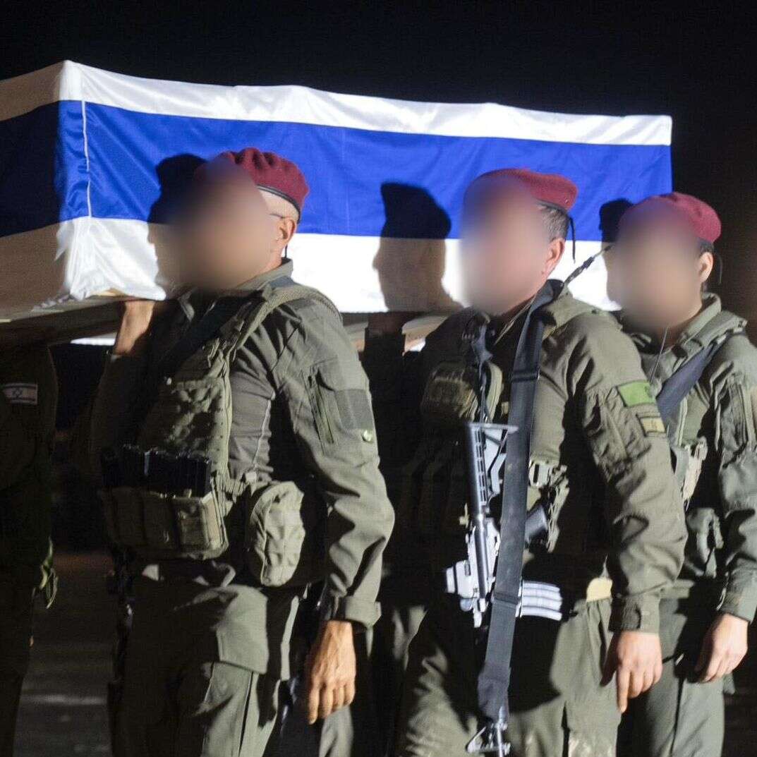 חיילי צה"ל במעמד קבלת החלל החטוף | דובר צה"ל חיילי צה"ל במעמד קבלת החלל החטוף | דובר צה"ל