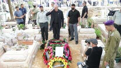 הלוויתו של סגן הדר גולדין הי"ד | אלון גלבוע