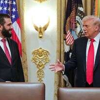 נשיא ארה"ב טראמפ ונשיא סוריה אל-ג'ולאני נפגשים בבית הלבן | Handout / SANA / AFP