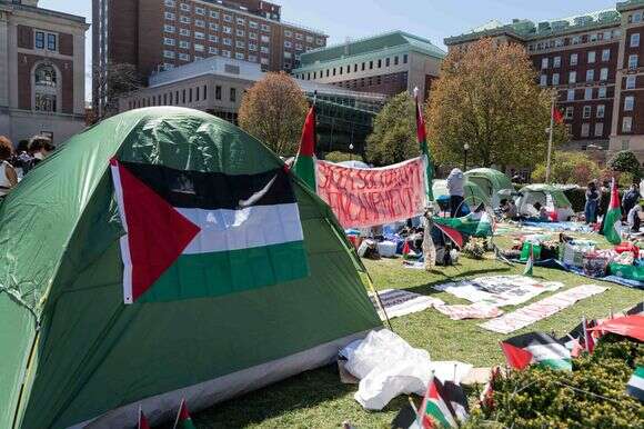 הפגנות פרו–פלסטיניות על בסיס יומי. אוניברסיטת קולומביה | שאטרסטוק הפגנות פרו–פלסטיניות על בסיס יומי. אוניברסיטת קולומביה | שאטרסטוק