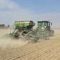 זריעת גזר וחיטת חורף בשדות הגד"ש בעמק החולה | צילום וידאו וסטילס: פייסל הייב, ג"ג, החברה לפיתוח הגליל