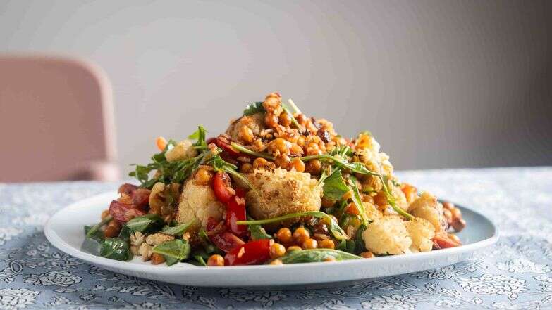 סלט כרובית וחומוס | גיא אשכנזי, Agency Karela סלט כרובית וחומוס | גיא אשכנזי, Agency Karela