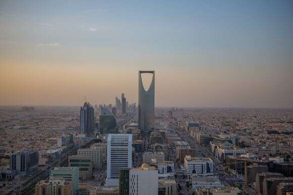 יותר מ־500 חברות כבר העבירו את המטות
שלהן לבירת סעודיה. נופי ריאד | גטי אימג'ס יותר מ־500 חברות כבר העבירו את המטות
שלהן לבירת סעודיה. נופי ריאד | גטי אימג'ס