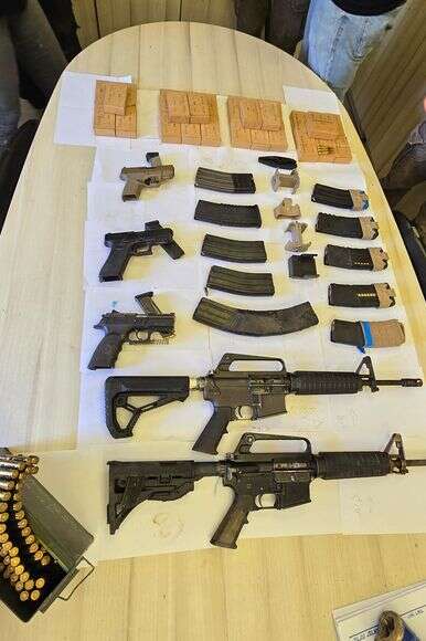 אמצעי לחימה צה"ליים שנתפסו באחת הפעילויות | דוברות המשטרה אמצעי לחימה צה"ליים שנתפסו באחת הפעילויות | דוברות המשטרה