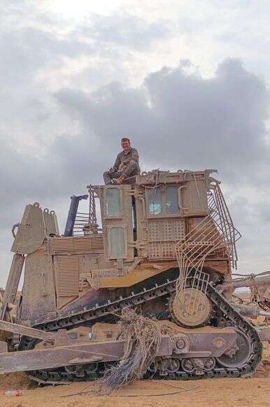 הראל מאירוביץ' במילואים בעזה | באדיבות המצולם הראל מאירוביץ' במילואים בעזה | באדיבות המצולם