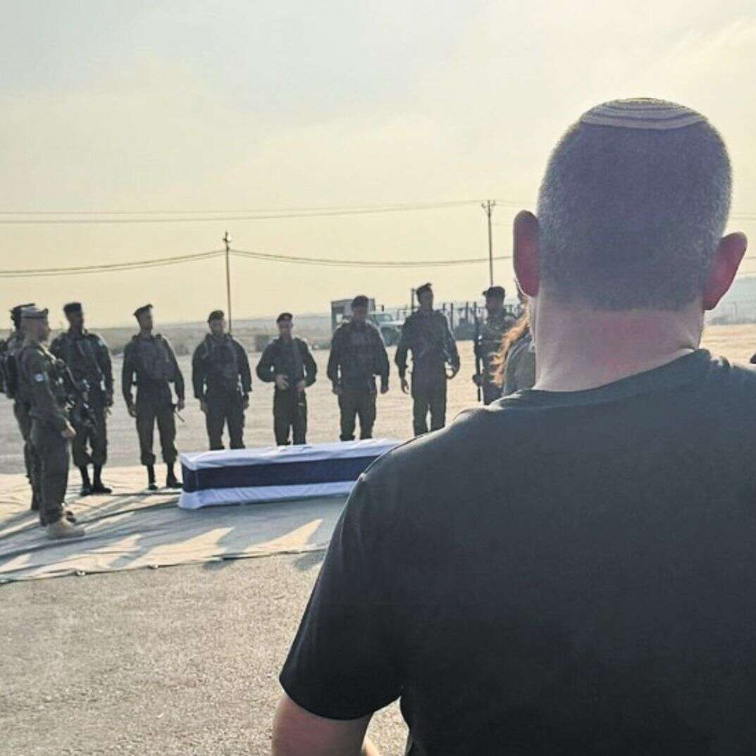 וינטר ולוחמי גבעתי בטקס קבלת ארונו של הדר גולדין | באדיבות המצולם