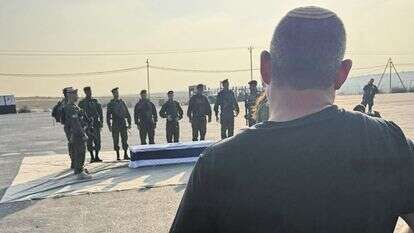 וינטר ולוחמי גבעתי בטקס קבלת ארונו של הדר גולדין | באדיבות המצולם