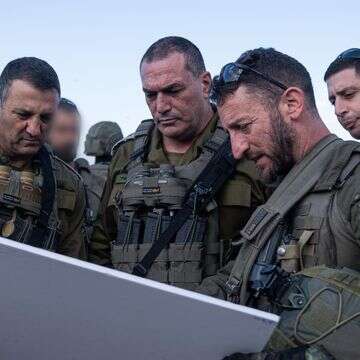 הרמטכ"ל אייל זמיר יחד עם מפקד פיקוד דרום יניב עשור ומפקד אוגדת עזה ברק חירם | דובר צה"ל