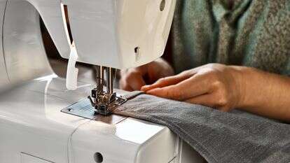 מכונת תפירה | שאטרסטוק