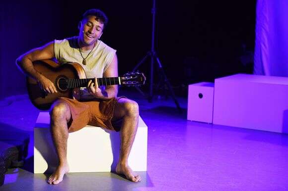 יומן משא בתאטרון אספקלריא | מוקי שוורץ יומן משא בתאטרון אספקלריא | מוקי שוורץ