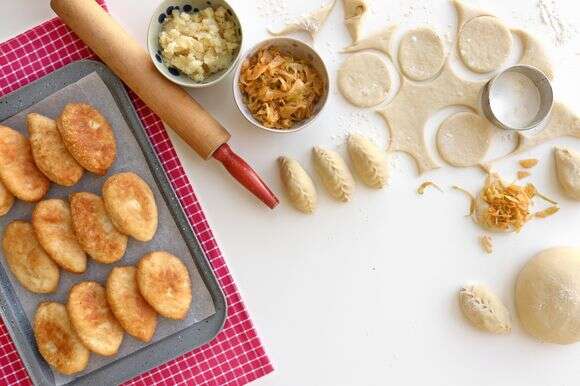 סופגניה רוסית - פירושקי | אפרת ליכטנשטט סופגניה רוסית - פירושקי | אפרת ליכטנשטט