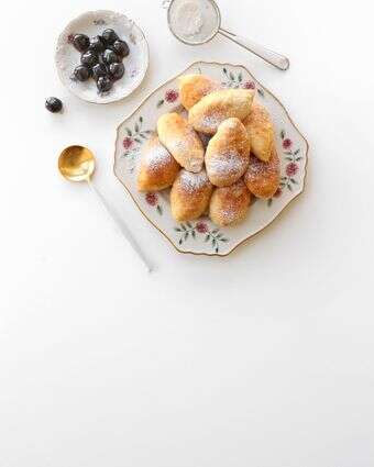 סופגניה רוסית - פירושקי | אפרת ליכטנשטט סופגניה רוסית - פירושקי | אפרת ליכטנשטט