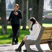 שימוש בטלפון הסלולרי, אילוסטרציה | EPA/IGOR KOVALENKO