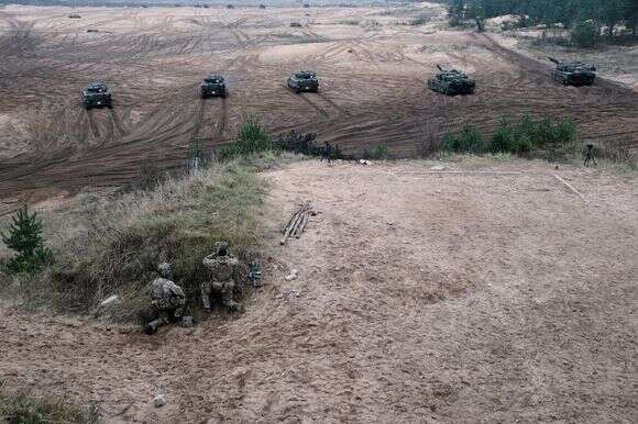 טנקים של מדינות נאט"ו בתרגיל | EPA טנקים של מדינות נאט"ו בתרגיל | EPA
