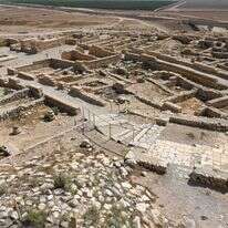 הבן המשיך את מפעלו של האב. חפירות ארכיאולוגיות בתל באר שבע | מיכאל גלעדי, פלאש 90